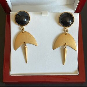 Elegant Black and Gold Dangle Earrings